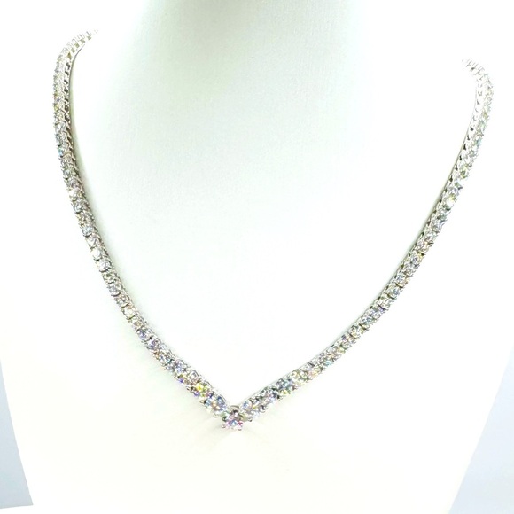 Moissanite Elegance GRA Certified Aprox 20 Carats - Picture 1 of 5